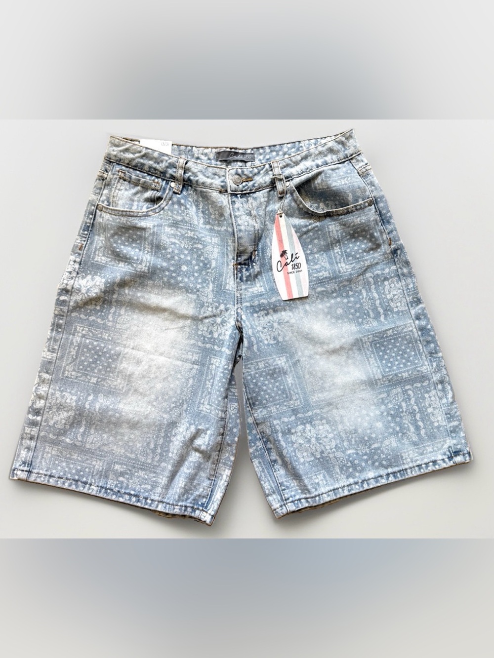 NWT Cali 1850 Bandana Print Denim Bermuda Shorts 13/31